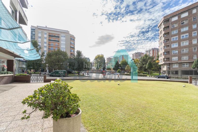 Foto 6f4b3d15-fbf8-409d-840d-31b9f9c55dfa. Piso en Llamaquique Oviedo