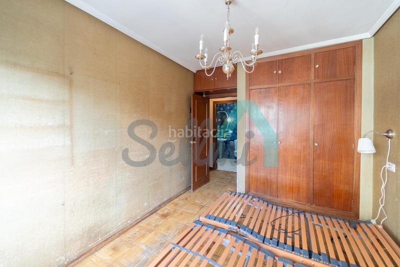 Foto b20b65cb-3370-41b8-a403-a7d3b201c6eb. Piso en Llamaquique Oviedo