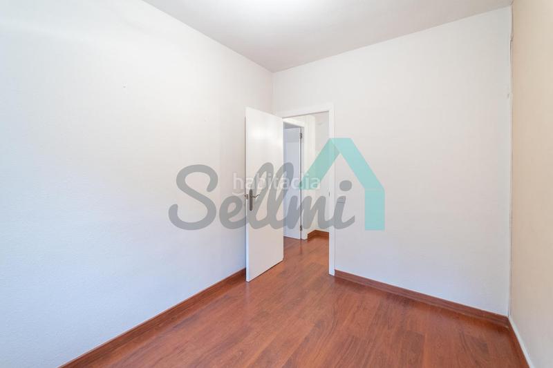 Foto 20c4786a-73b1-4a2d-bce9-5be3ac33ae5e. Rent ground floor with heating in Plaza de América Oviedo