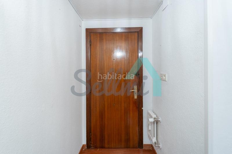 Foto 483f99c5-348c-462a-85d1-c1510db302ab. Rent ground floor with heating in Plaza de América Oviedo