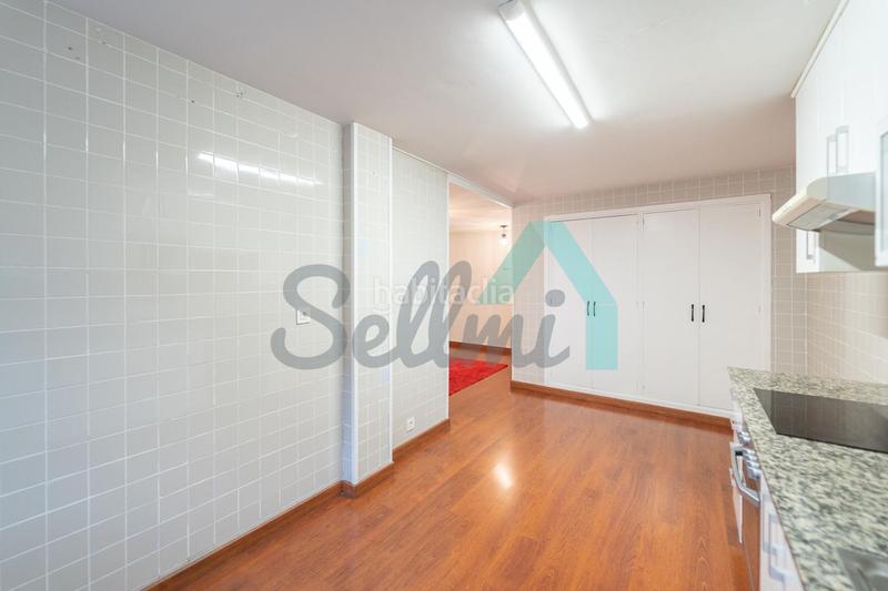 Foto 8a7438be-c72b-4b5b-b81b-dd800e4ede06. Rent ground floor with heating in Plaza de América Oviedo