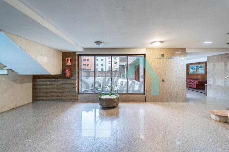 Foto bdc3276f-73e9-4a8d-9bdf-bbd40c021f60. Rent ground floor with heating in Plaza de América Oviedo