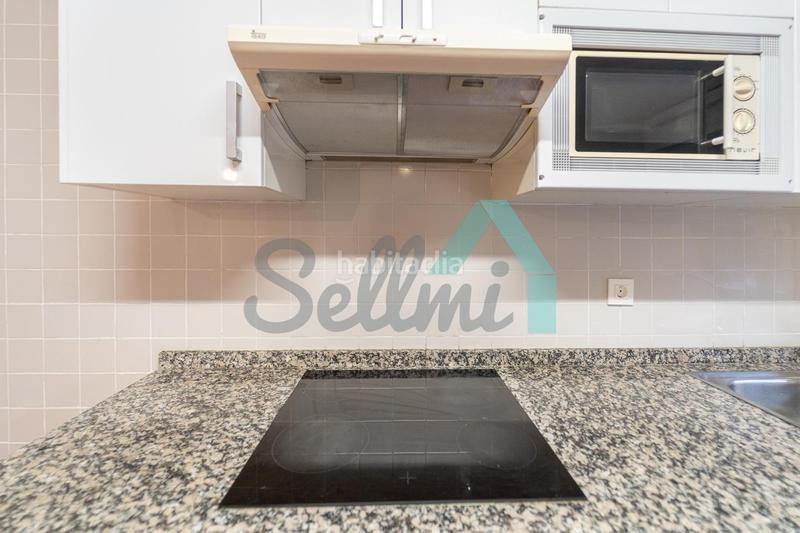 Foto f590a7ed-9f8a-4a77-b53d-338fc4a5f763. Rent ground floor with heating in Plaza de América Oviedo