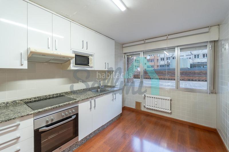 Foto 3005451e-f462-4351-90ed-c6cf9020e205. Location rez-de-chaussée avec chauffage dans Plaza de América Oviedo