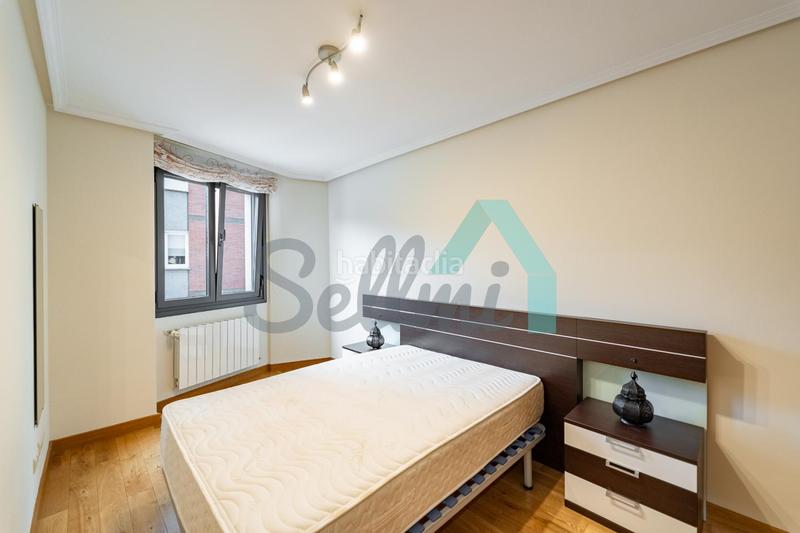 Foto 922ba544-5111-409f-88bb-a1daf377ca92. Rent flat with heating in Salesas - Foncalada - Campoamor Oviedo