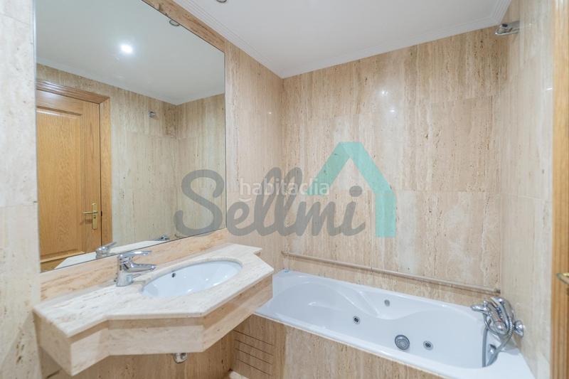 Foto b0dd0f9d-4563-4f48-a2d6-3eb3e1f0c4c5. Alquiler piso en Salesas - Foncalada - Campoamor Oviedo