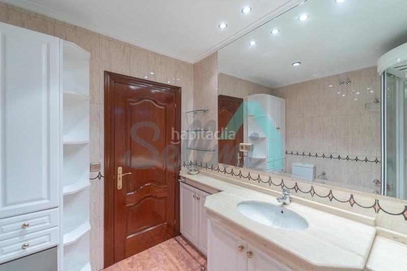 Foto 0bba59e7-081d-44c4-94a3-dc59d614cdd5. Etagenwohnung mit heizung in Salesas - Foncalada - Campoamor Oviedo