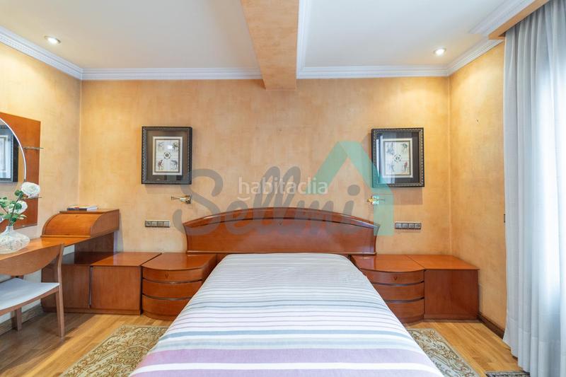 Foto 1589b83a-01fc-48cd-a1d2-a71eaaedfbb9. Etagenwohnung mit heizung in Salesas - Foncalada - Campoamor Oviedo