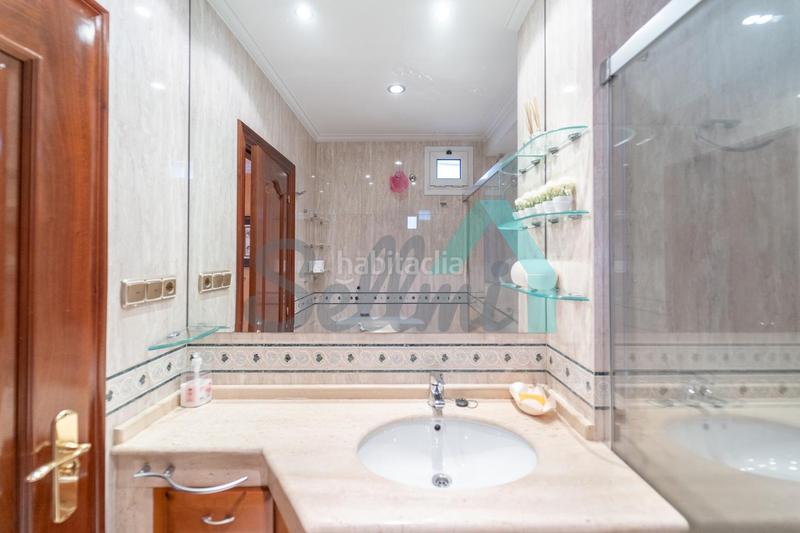 Foto 7045d6a6-6011-48ed-b16d-45ccf66f5b1f. Etagenwohnung mit heizung in Salesas - Foncalada - Campoamor Oviedo