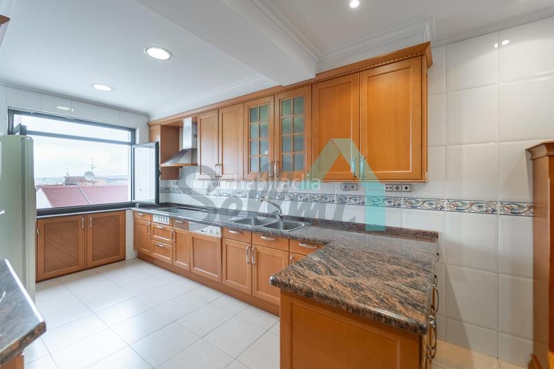 Foto daf2d25a-2c08-4126-85c6-1b53ec3442cf. Etagenwohnung mit heizung in Salesas - Foncalada - Campoamor Oviedo