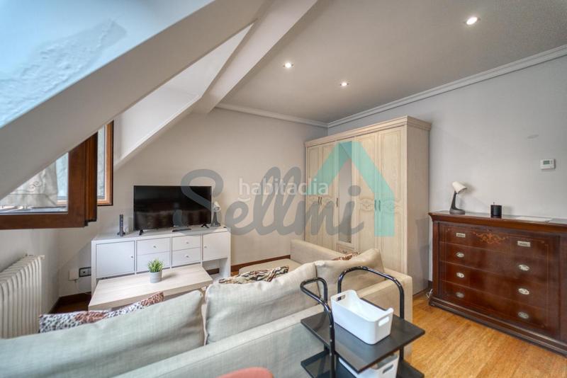 Foto aefd8280-5b0f-4f28-ab4c-1c46d27ae60d. Miete etagenwohnung mit heizung parking in Salesas - Foncalada - Campoamor Oviedo