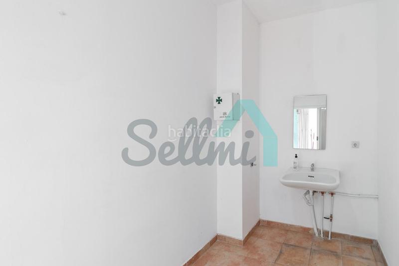 Foto 0721fbd9-64ae-45d2-a0bc-f8f857efca99. Local comercial en Colloto Oviedo