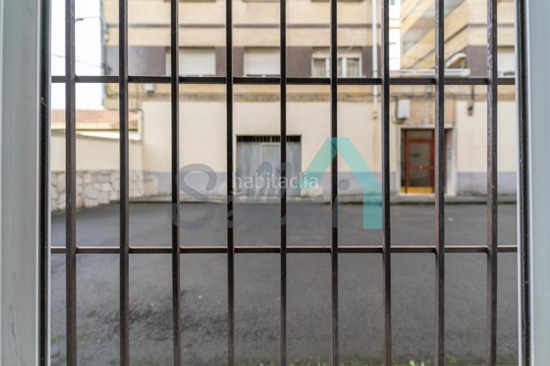 Foto d9a57870-b1d8-49bf-81ce-dbc0c53a0d8c. Local comercial en Colloto Oviedo