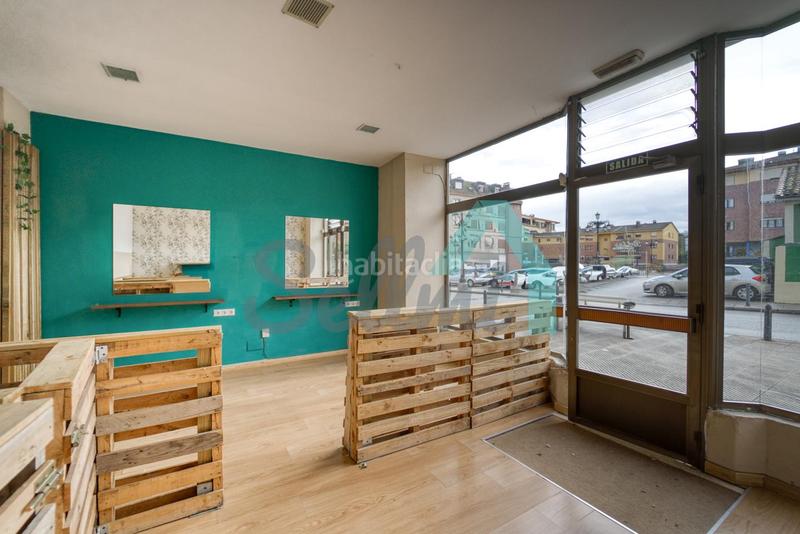 Foto f0f50a01-a808-49c4-be54-ac2d57f257fc. Locale commerciale in Colloto Oviedo