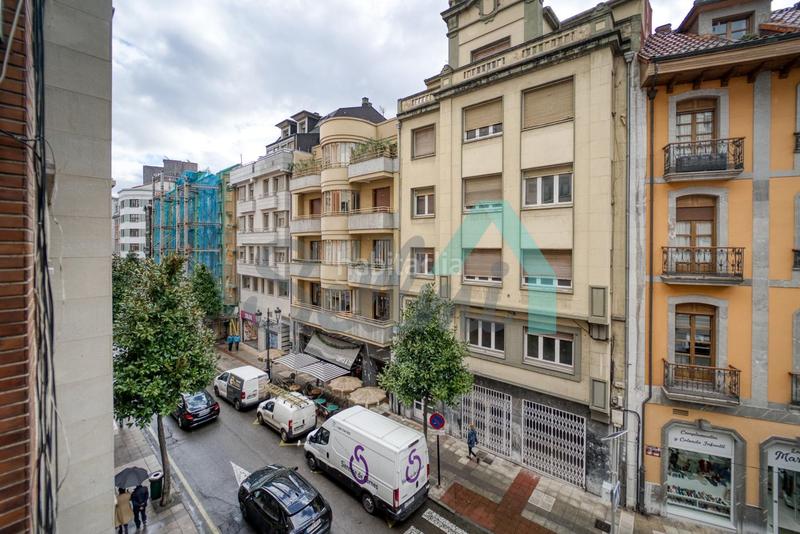 Foto 18a58172-73e7-4024-be5a-07f761c7c909. Rent flat with heating in Salesas - Foncalada - Campoamor Oviedo