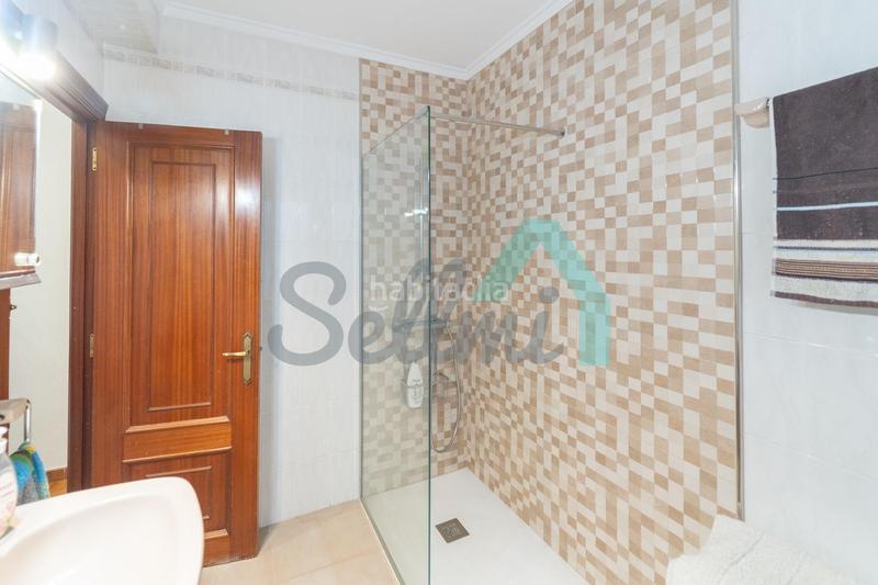 Foto 24b49ffb-8e80-4631-8830-0b0055db8a56. Rent flat with heating in Salesas - Foncalada - Campoamor Oviedo