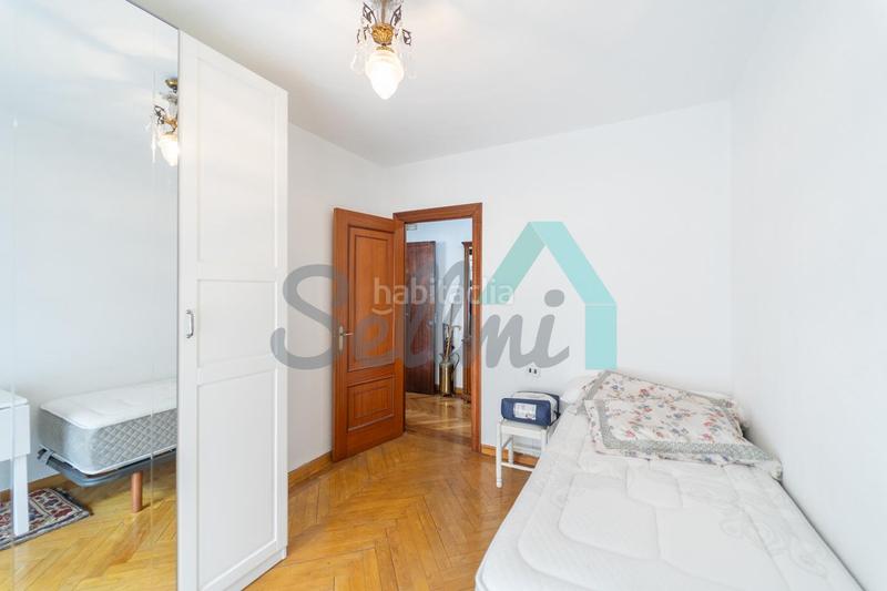 Foto cff5827c-14fd-49fc-9f19-56459c1df4bc. Rent flat with heating in Salesas - Foncalada - Campoamor Oviedo