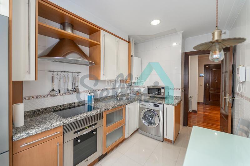 Foto 0609154b-cd69-4359-9148-dfcd5b3486b7. Rent flat with heating parking in El Natahoyo Gijón