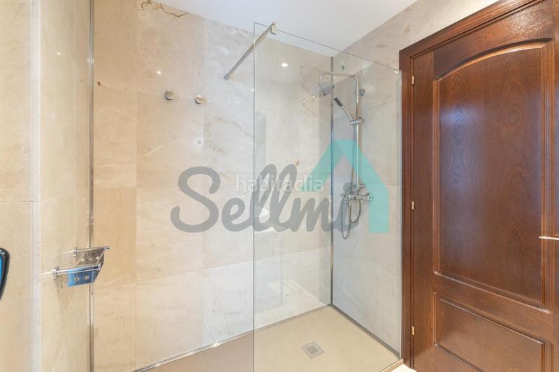 Foto 1b9c58e2-b6bc-45ff-a365-f5e6aedcf842. Rent flat with heating parking in El Natahoyo Gijón