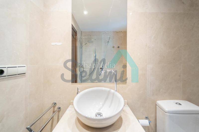 Foto 7fd0d9cc-3c60-4619-b0c3-4d97d3fe1c5d. Rent flat with heating parking in El Natahoyo Gijón