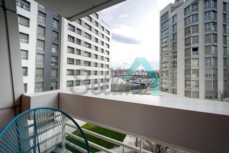 Foto a5169775-f9c1-4231-8304-4fb468d18710. Rent flat with heating parking in El Natahoyo Gijón
