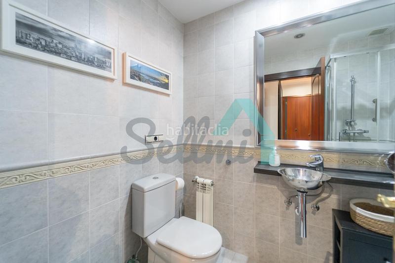 Foto d4bb79fa-5b09-475d-9286-adf708aac595. Rent flat with heating parking in El Natahoyo Gijón