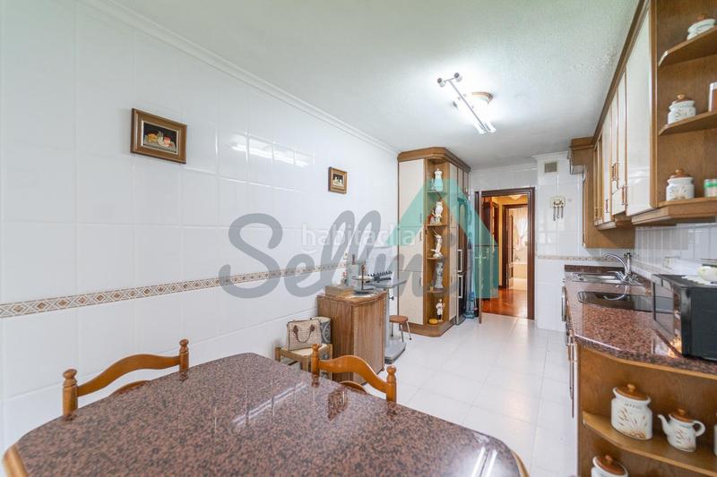 Foto f12a9e4e-76a9-4cda-b192-739d2acf271c. Etagenwohnung mit heizung parking in Llano Gijón