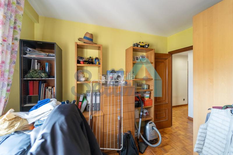 Foto b91ec971-afb1-4a4e-b8eb-0c1a479c5c11. Etagenwohnung mit heizung parking in Huca - La Cadellada Oviedo