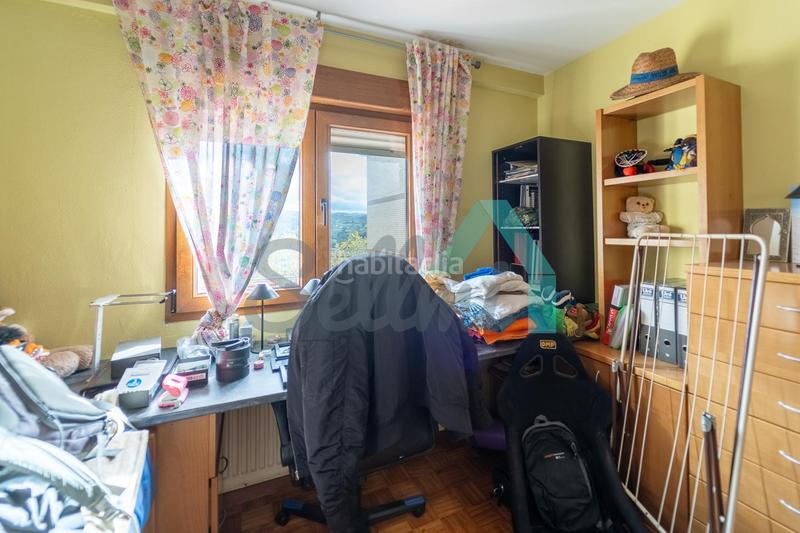 Foto 17aa28ed-6c4d-439f-8a8a-6d9d1a2eeca5. Pis amb calefacció aparcament a Huca - La Cadellada Oviedo