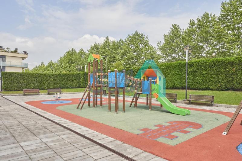 Foto 05e2a0b9-cdd9-4bd2-906d-c883357a54d3. Flat with heating parking pool in Parroquias Sur - La Manjoya Oviedo