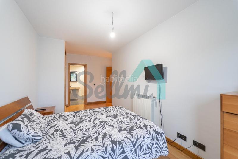 Foto 197376f6-b95a-474a-a2a9-2a291c569bf3. Flat with heating parking pool in Parroquias Sur - La Manjoya Oviedo