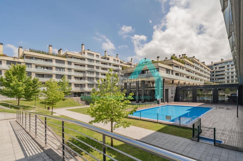 Foto 1ce8a5b1-7a3e-47fd-9b51-e83e69c9864a. Flat with heating parking pool in Parroquias Sur - La Manjoya Oviedo