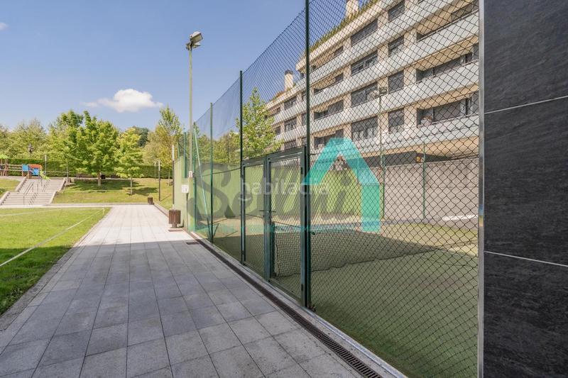 Foto 2e38da58-2dba-4d8d-b386-d1623d9be24c. Flat with heating parking pool in Parroquias Sur - La Manjoya Oviedo