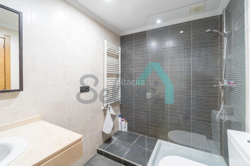 Foto 565d797a-57b8-4fc3-a028-f514b84cd525. Flat with heating parking pool in Parroquias Sur - La Manjoya Oviedo