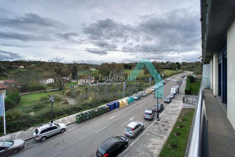 Foto 83b1f51c-9f41-48ef-9aba-5f8612e99471. Flat with heating parking pool in Parroquias Sur - La Manjoya Oviedo