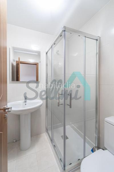 Foto 8070b931-0d3c-4dc4-866f-b7ab112d149a. Location appartement avec chauffage parking dans Huca - La Cadellada Oviedo