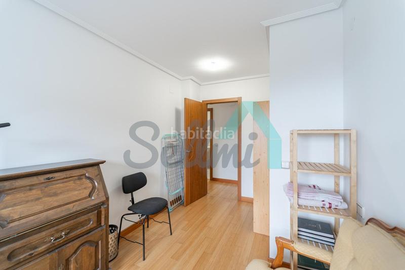 Foto f1515ed1-50b9-4662-9ae8-f70e516eb4fa. Location appartement avec chauffage parking dans Huca - La Cadellada Oviedo