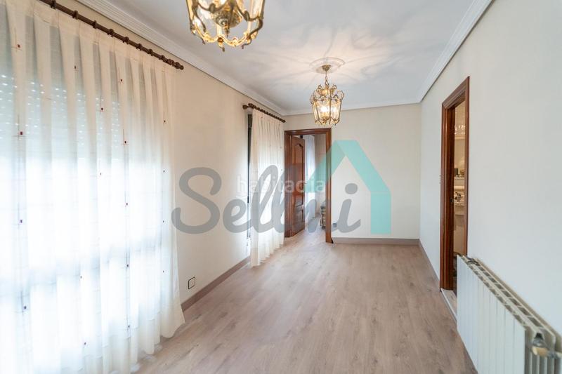 Foto 0d63b7fa-326d-40a9-a24a-aefaeb6f1ead. Casa en Corvera de Asturias