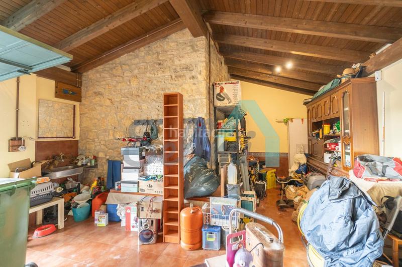 Foto 8b7f40ff-d24c-4fa9-8e9f-76a66dd436ce. Casa en Corvera de Asturias