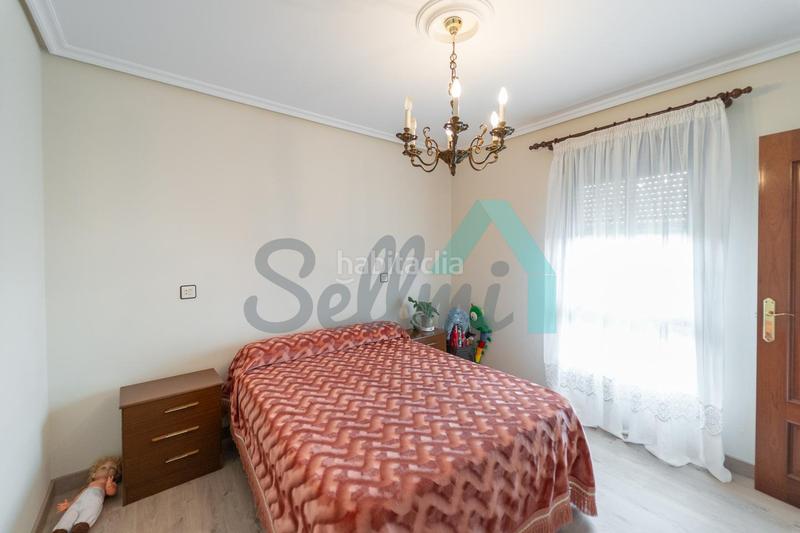 Foto db69ded5-8174-4b55-a83c-81e75a408965. Maison avec chauffage parking dans Corvera de Asturias
