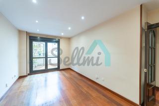 Etagenwohnung in Carreño Miranda