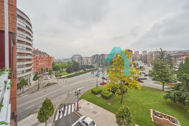 Foto d8008d0c-2684-4803-a43e-76d7d799e274. Pis amb calefacció a Auditorio - Seminario - Parque de Invierno Oviedo