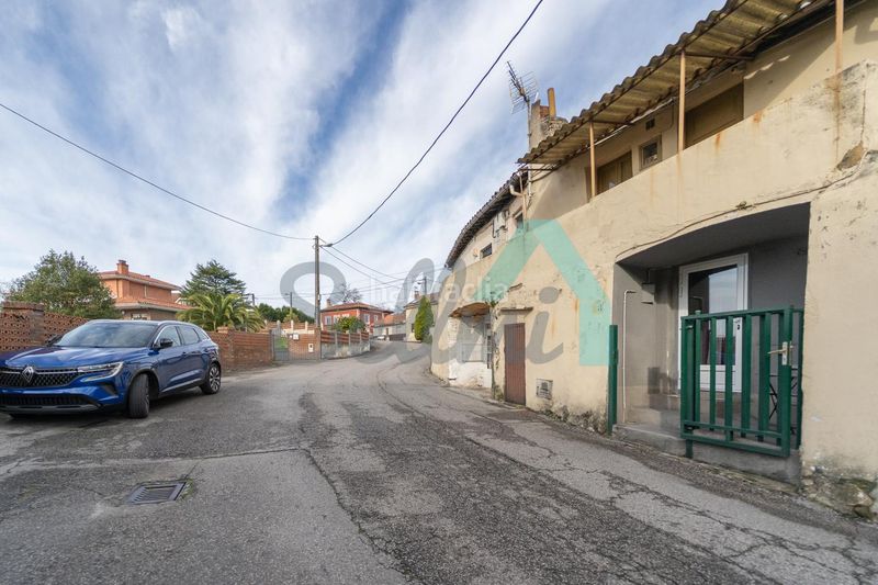Foto a2540238-a53e-4b15-858e-884dbc061e57. Planta baixa a Parroquias Sur - La Manjoya Oviedo