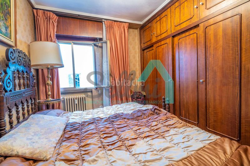 Foto cc1621e1-cb24-4826-882d-8dc95ba79374. Flat with heating parking in Parque San Francisco - Uría Oviedo