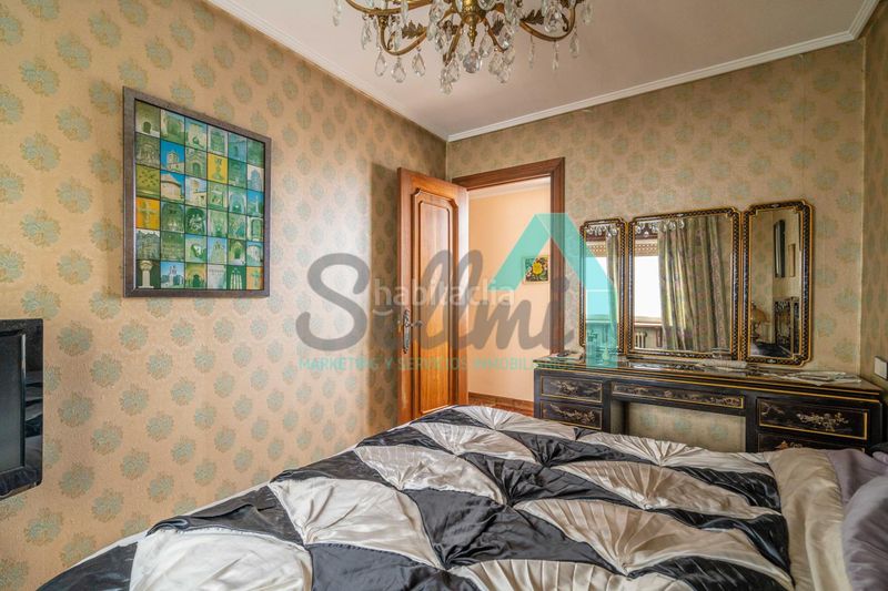 Foto eab9ea7a-9fb7-42a2-ae30-545715e15411. Flat with heating parking in Parque San Francisco - Uría Oviedo