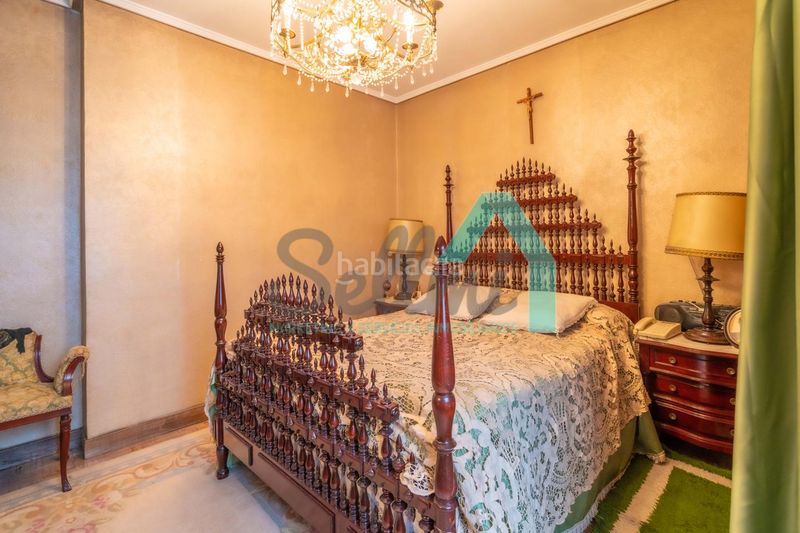 Foto 2063bff8-418d-43a3-acf0-2e507bc985f4. Pis amb calefacció aparcament a Parque San Francisco - Uría Oviedo