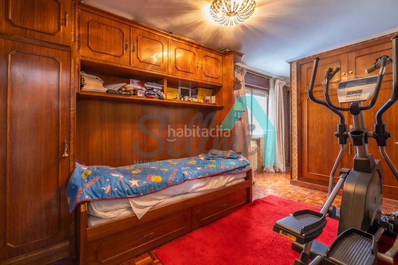 Foto 6b1cdb46-545e-4d4a-85ea-7dd087828d60. Pis amb calefacció aparcament a Parque San Francisco - Uría Oviedo