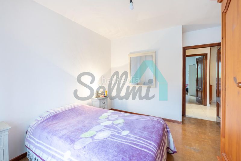 Foto 035bddd5-b99c-419a-8665-c1a3f9f129b6. Etagenwohnung mit heizung in Lena