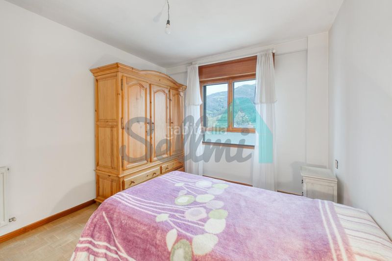 Foto 26c1e7cd-87bd-472f-8b8a-a7fc01571cbc. Etagenwohnung mit heizung in Lena