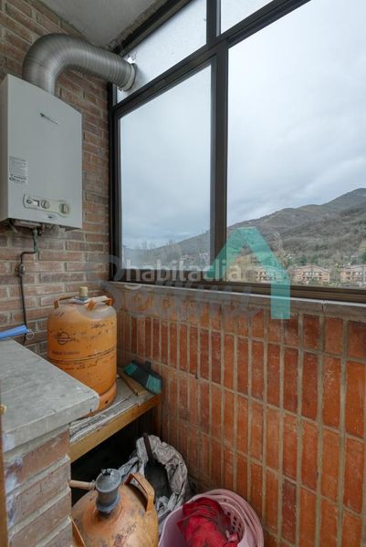 Foto 47da8977-9fca-42f3-90f3-12335e5861e1. Etagenwohnung mit heizung in Lena